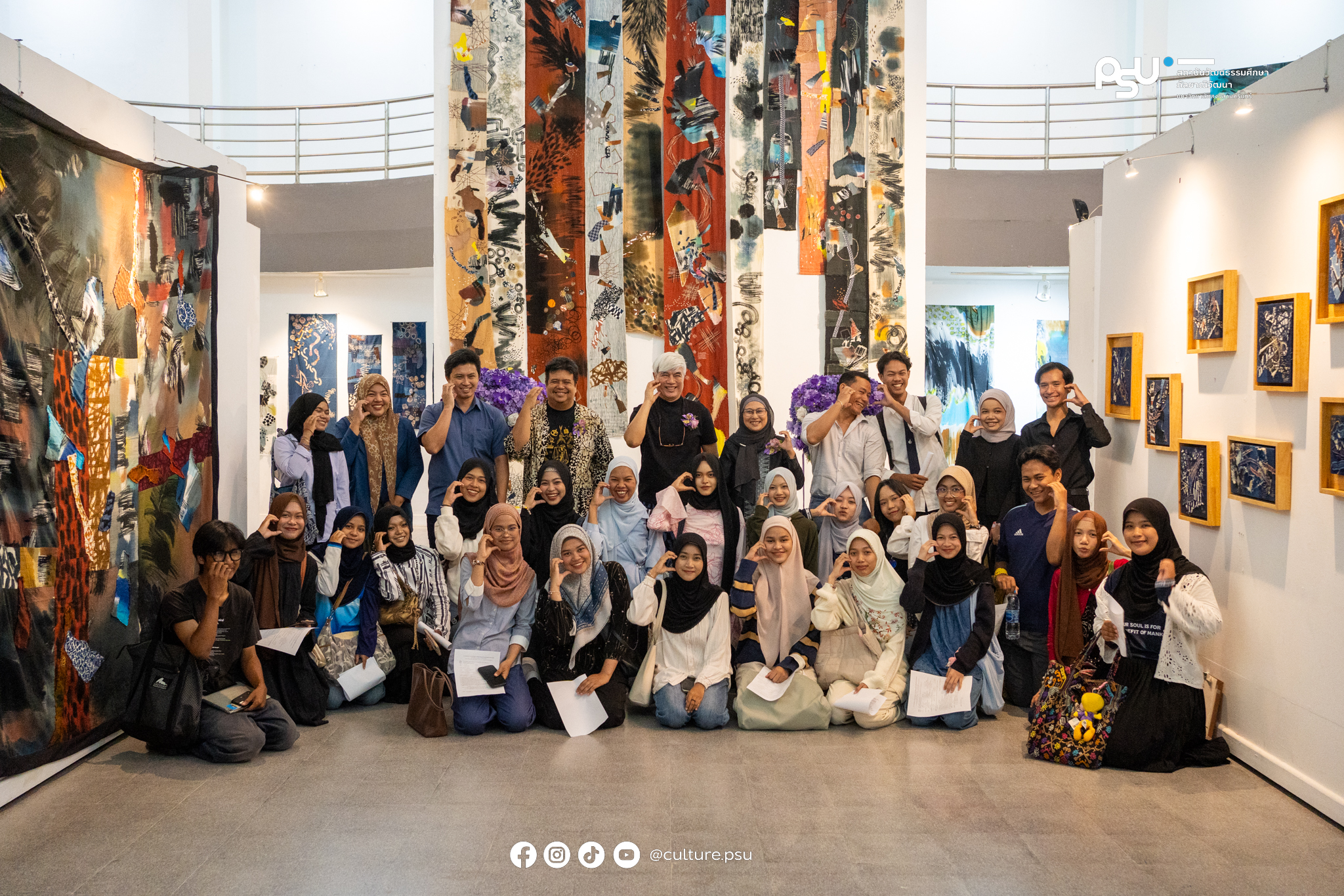 เปิดนิทรรศการ SPACE and LINE: เส้นสายและลายผืน ผลงาน Wearable Art ศิลปะที่สวมใส่ได้ โดย อาจารย์ช้าง – ศักดิ์จิระ เวียงเก่า